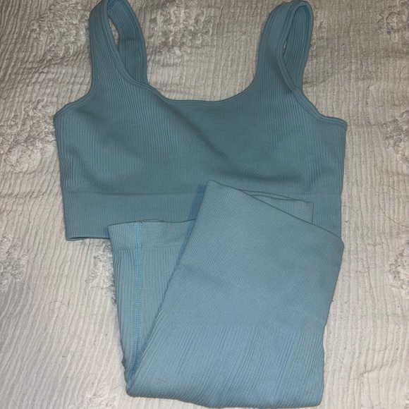 Amazon Seamless Workout Set - Picture 1 of 2